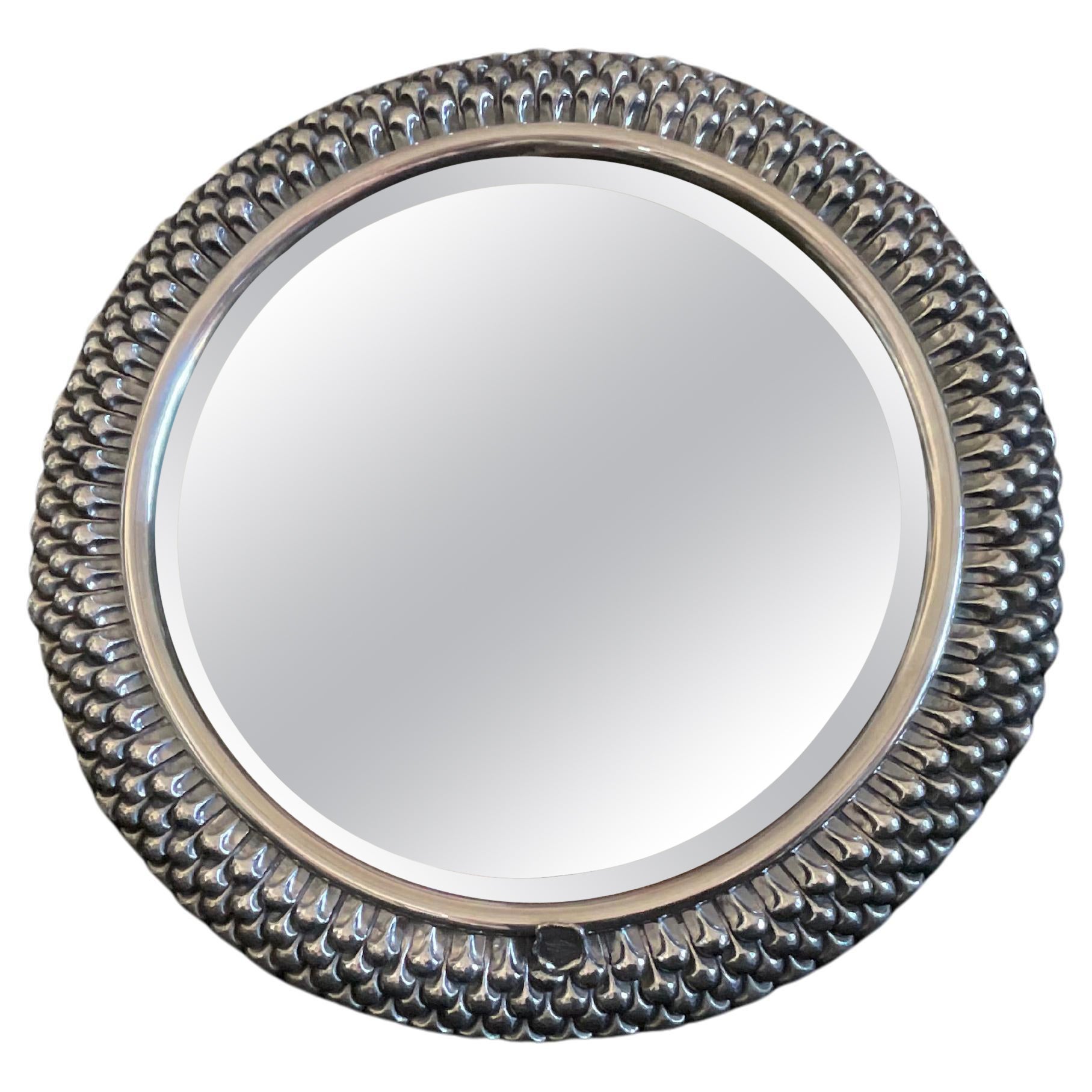 Specchio con corniche in argento in vendita
