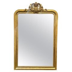 Miroir Louis Philippe français du 19ème siècle en bois doré avec crête