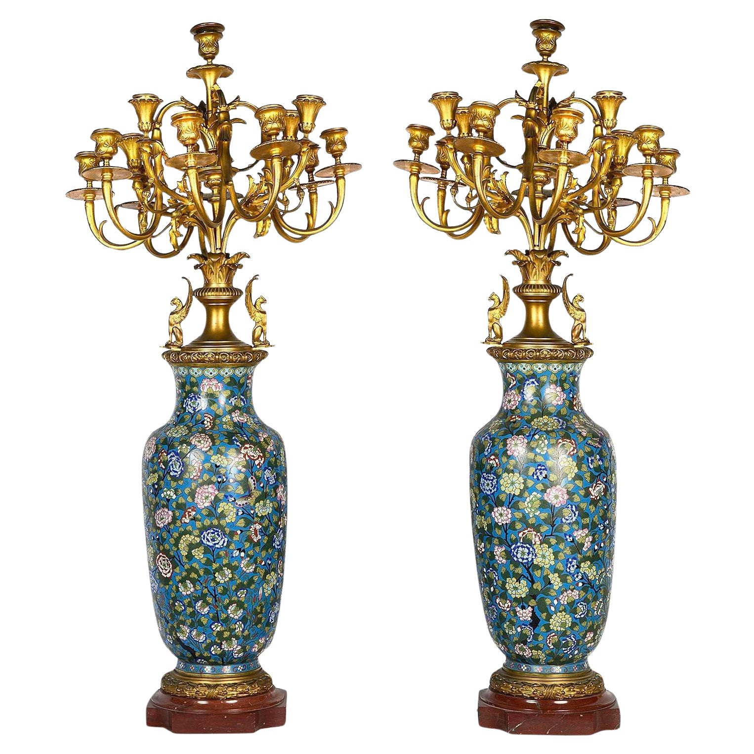 Grande paire de candélabres en cloisonné et bronze doré, 19e siècle.
