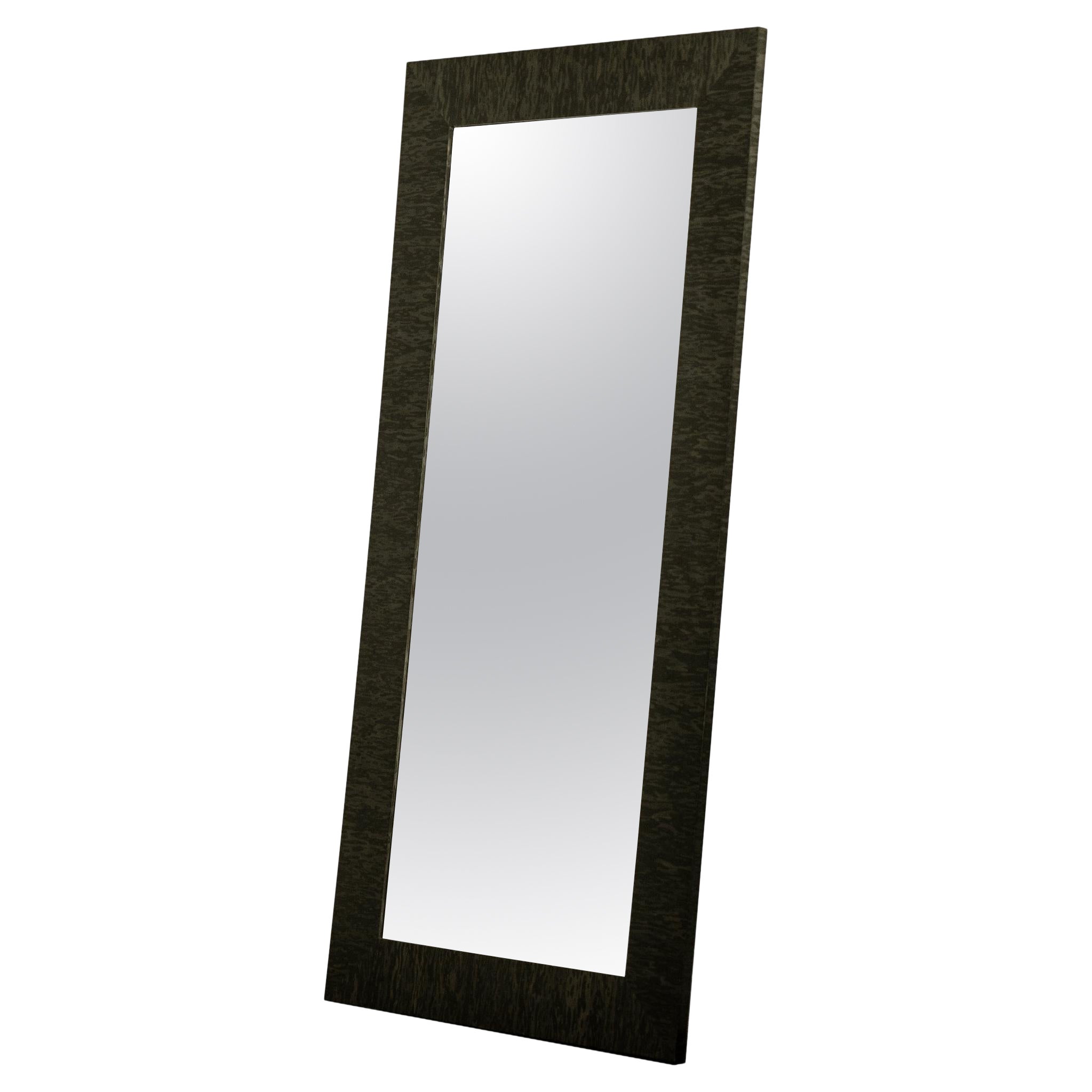 Grand miroir sur pied en bois d'érable noir de Costantini, Desdemona, en stock