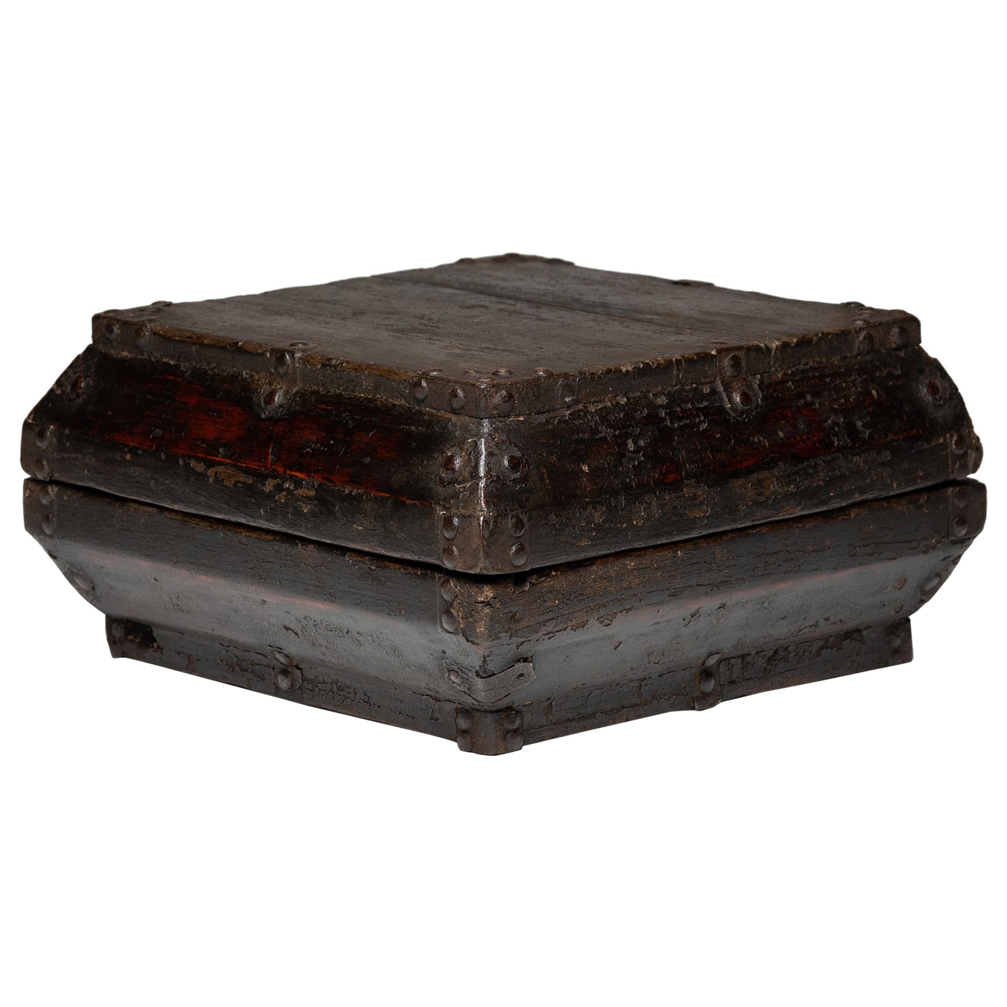 Chinese Studded Lacquer Snack Box, c. 1820 For Sale