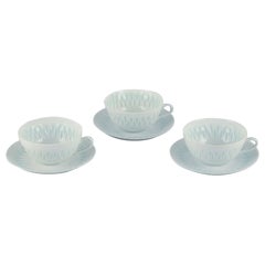 Vintage Friedl Holzer-Kjellberg for Arabia. Three pairs of tea cups with saucers