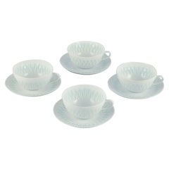 Vintage Friedl Holzer-Kjellberg for Arabia. Four pairs of tea cups with saucers
