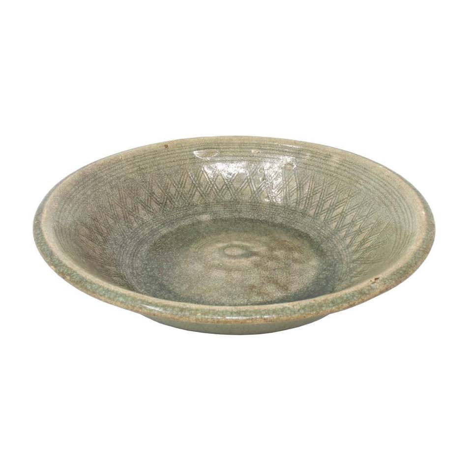 Bencharong Antique Chinese Porcelain Bencharong Bowl for the Thai Market, 18th ...