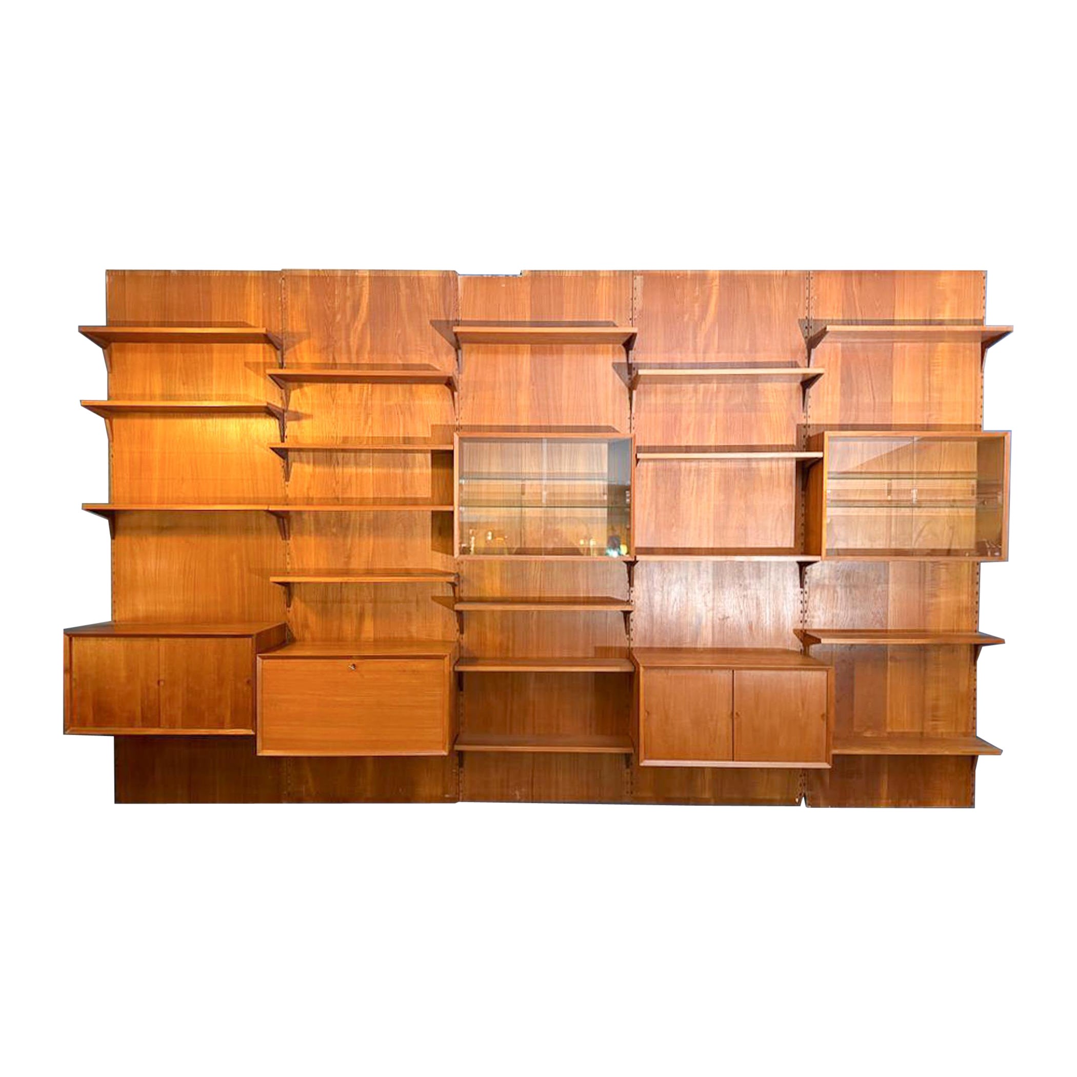 Mid-Century Modern Large Wall Unit by Poul Cadovius for Royal System , 1950s For Sale