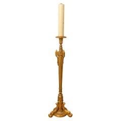 Grande bougie ou chandelier à verge en bois doré avec feuille - Période : XIXe siècle