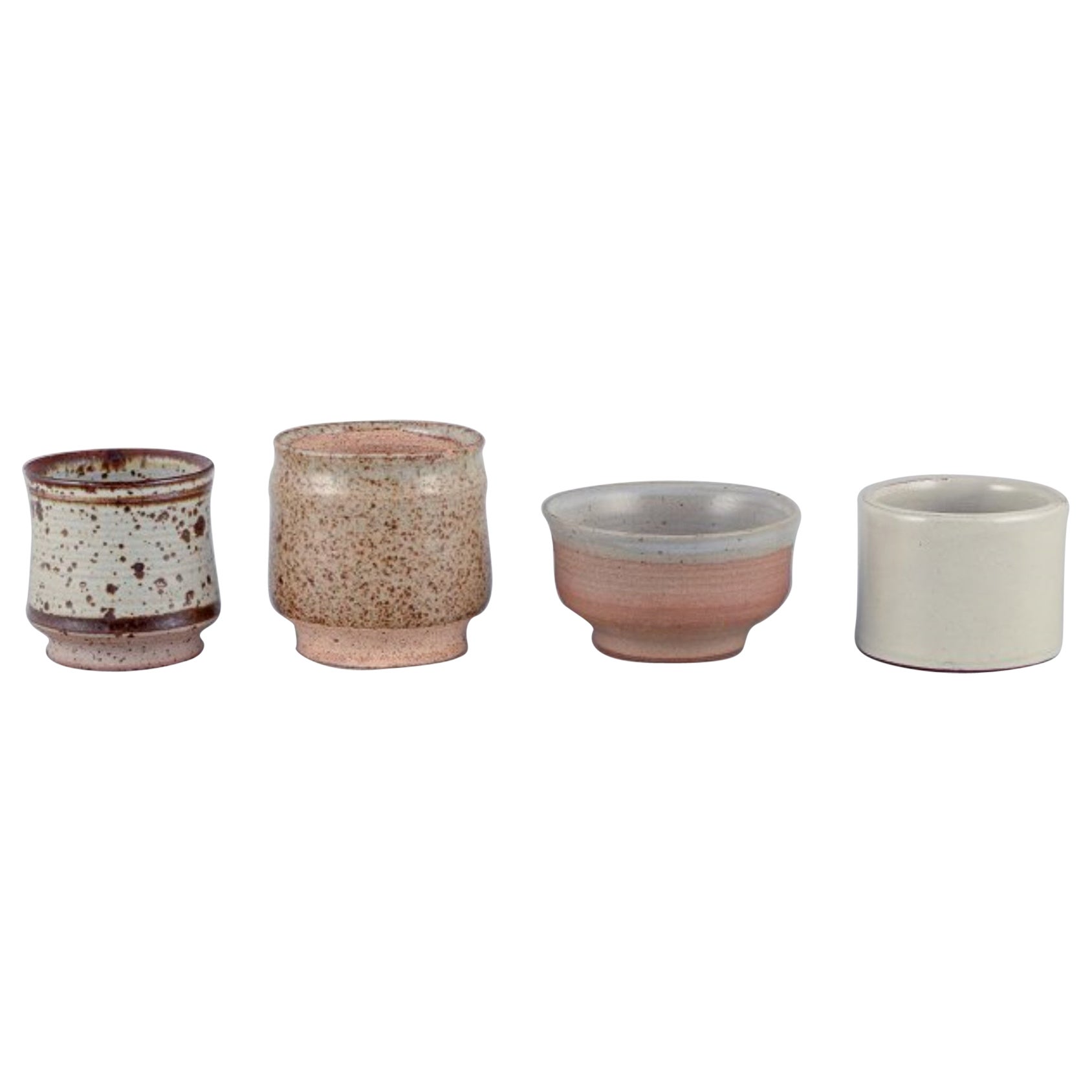 Mogens Nielsen, Nysted / Stouby Keramik und andere. Vier Pieces aus Keramik