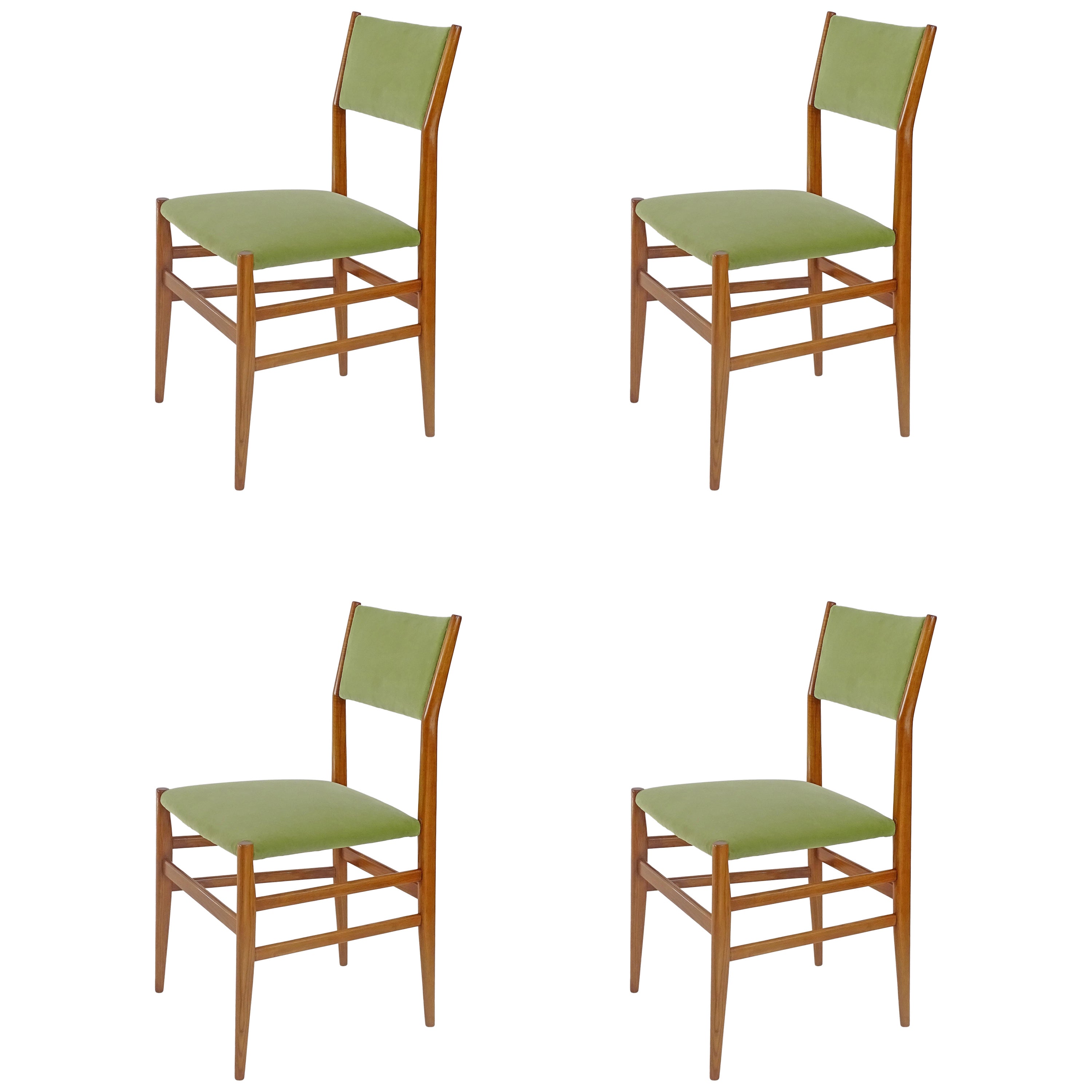Gio Ponti pour Cassina ensemble de quatre chaises de salle à manger Leggera, Italie années 1950