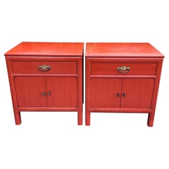 Tables de nuit ou tables d'appoint Hollywood Regency d'inspiration asiatique couleur Paprika