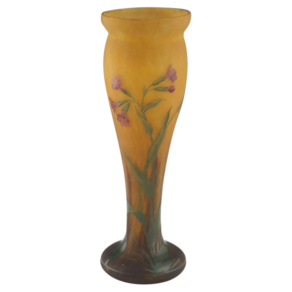 Vase von Daum Mado Nancy, um 1925 im Angebot