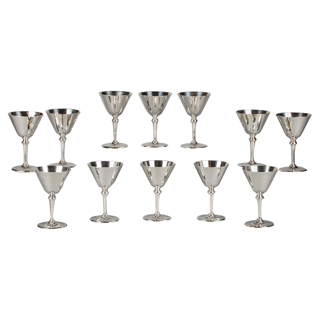 Ensemble de 12 gobelets à vin en argent Tiffany, 1907-1947