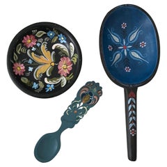 Conjunto de 3 piezas decorativas de arte popular sueco, c. 1900-1930