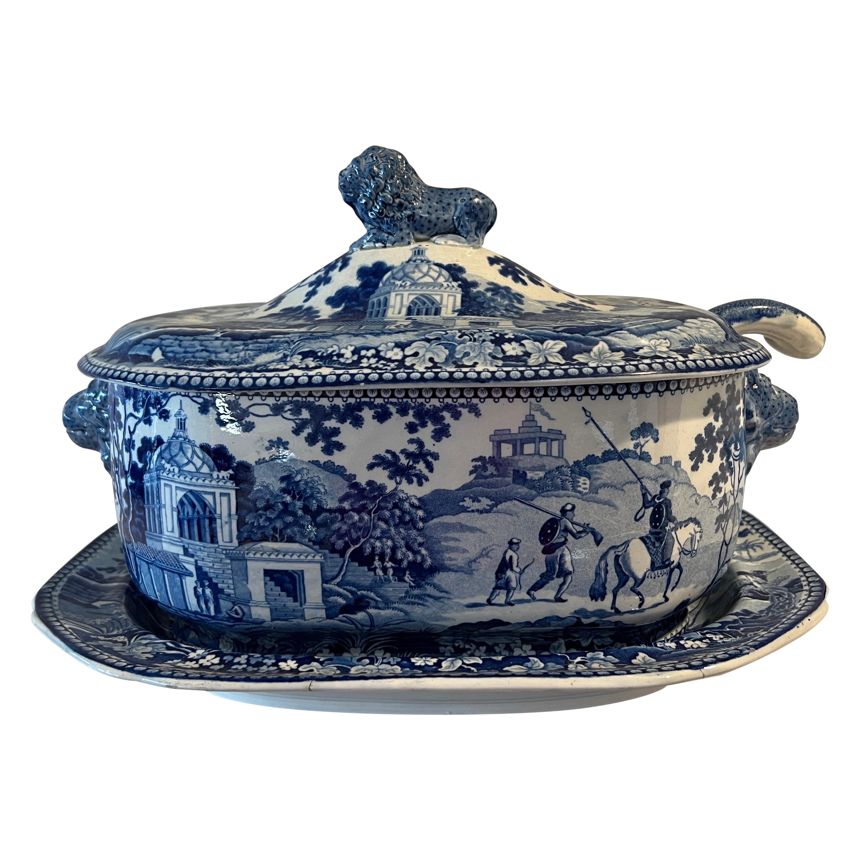 Soupière et sous-assiette à motif "Musketeer" de John Rogers Staffordshire, vers 1820