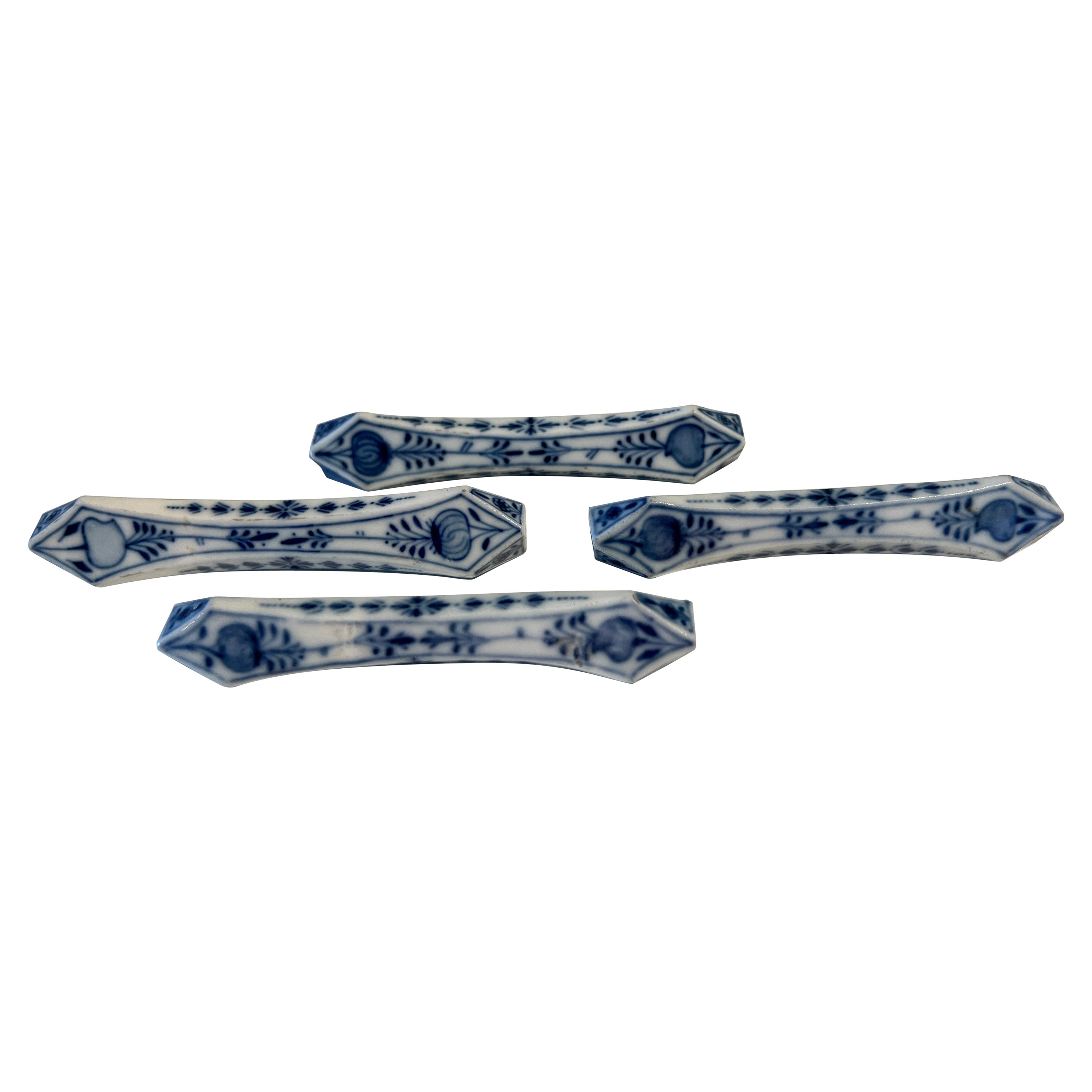 Set of 4, Antique Meissen Blue Onion Pattern Knife Rests Circa 19th century For Sale