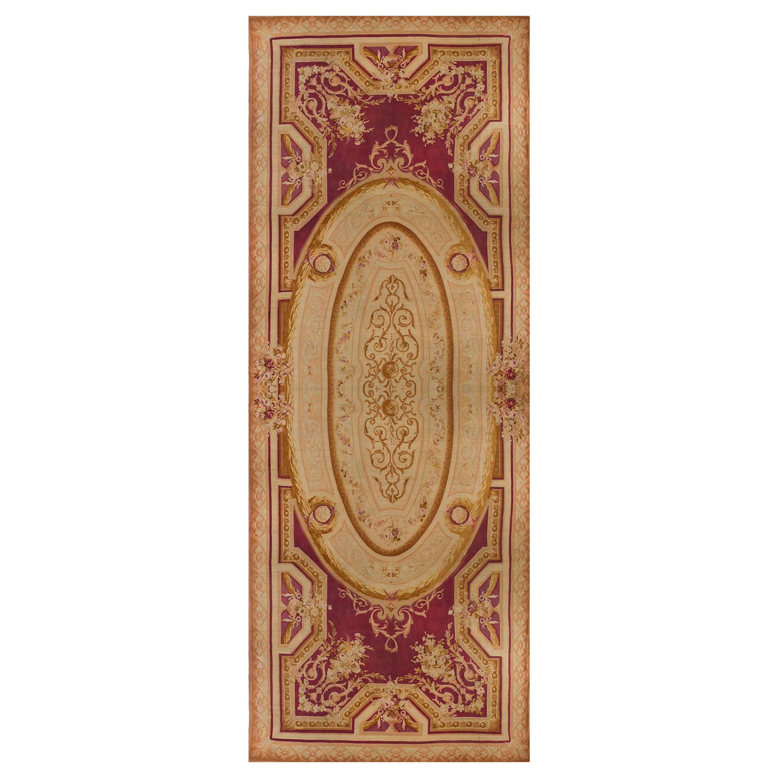 Massiver antiker französischer Aubusson-Teppich in Palastgröße  19'9x49' im Angebot
