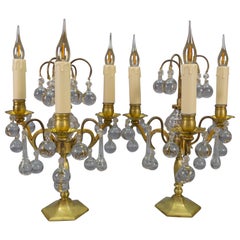 Paar französische Girandolen-Tischlampen aus Messing und Kristall aus dem frühen 20. Jahrhundert