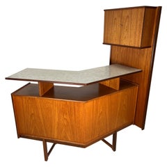 Moderne Mid-Century-Modern-Cocktail-/ Wohn-Barelemente aus Teakholz mit Beistelltisch von Turnidge