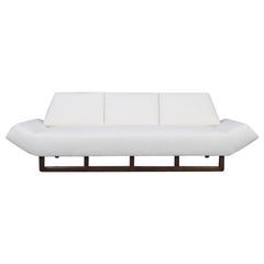 Vintage Mid-Century Sofa restauriert: Classic Design trifft auf modernen Komfort