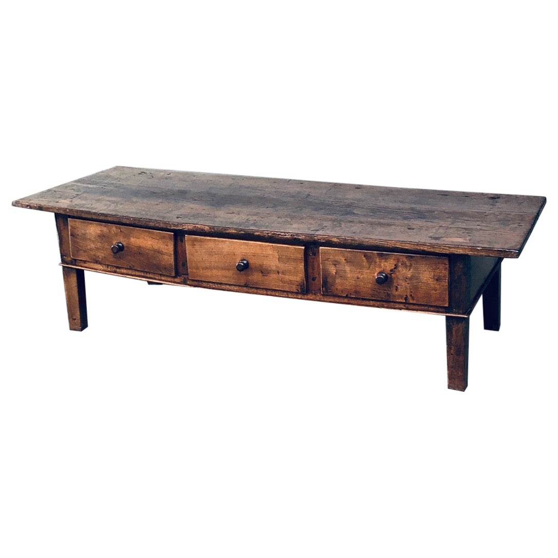Console basse ou table basse espagnole d'art populaire des années 1890 en vente