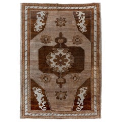 Vintage Kars Teppich mit Shades of Brown und schokoladenbraunem Mittelmedaillon