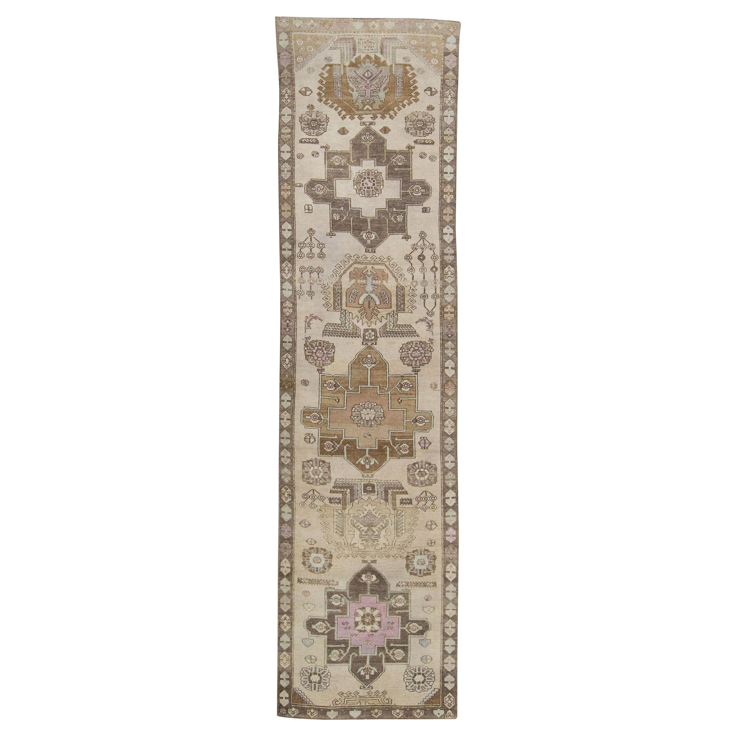 Handgefertigter türkischer Vintage-Teppich 4'x 15'2" im Angebot