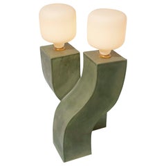 Handgefertigte Helix-Tischlampe aus Steingut in Matcha