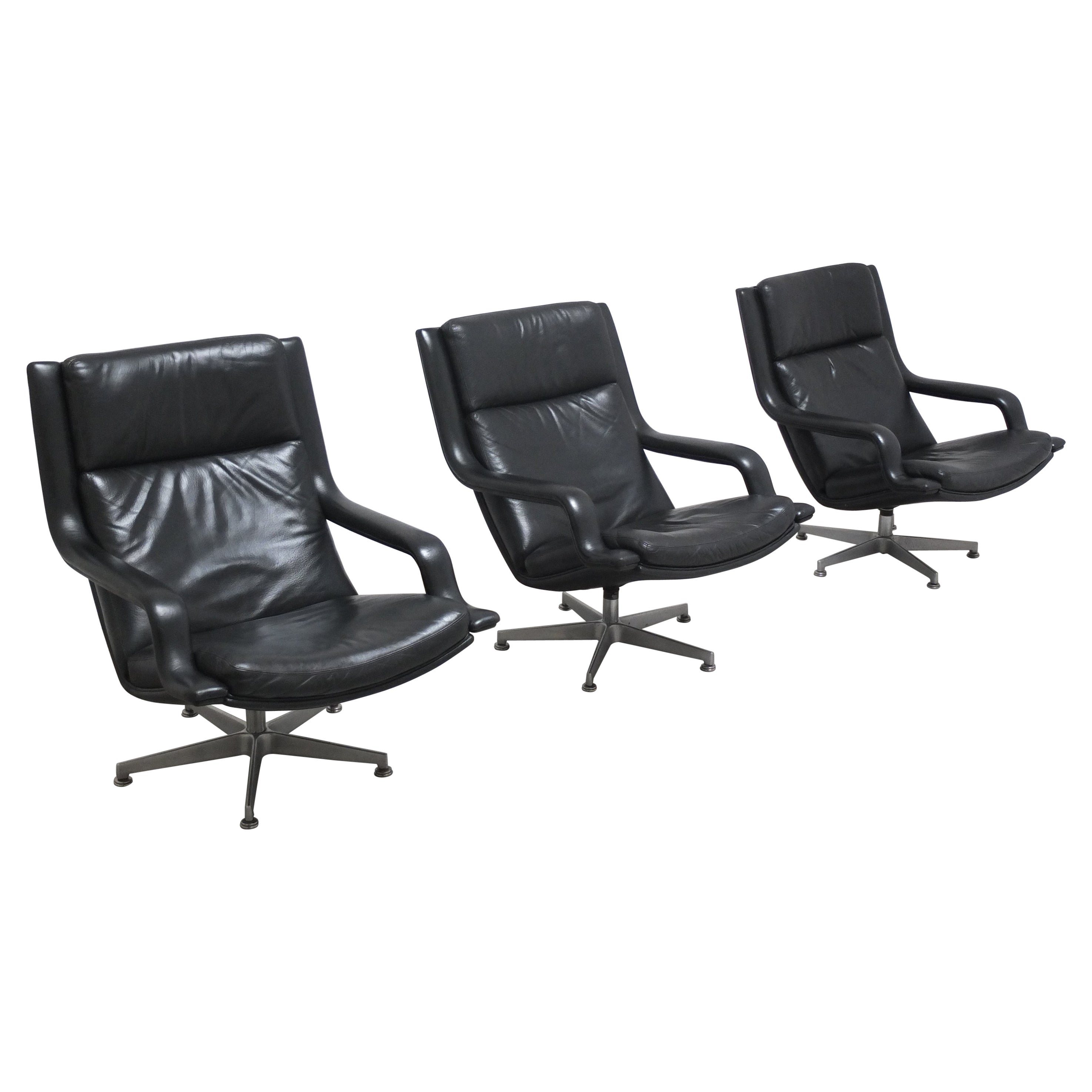 Leather 'F152' Swivel Lounge Chairs by Geoffrey Harcourt for Artifort, 1970s For Sale