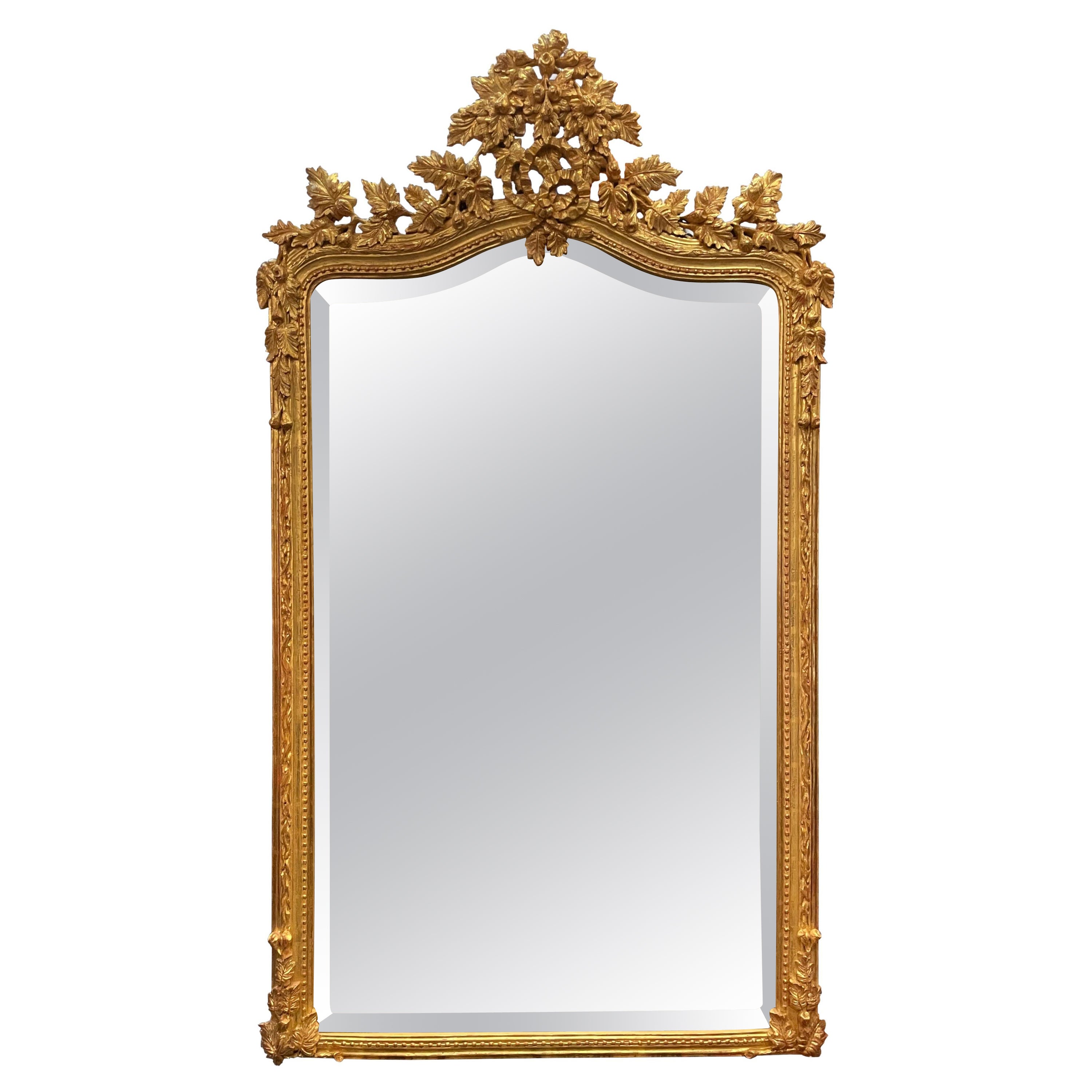 Miroir en bois doré de style Louis XV en vente