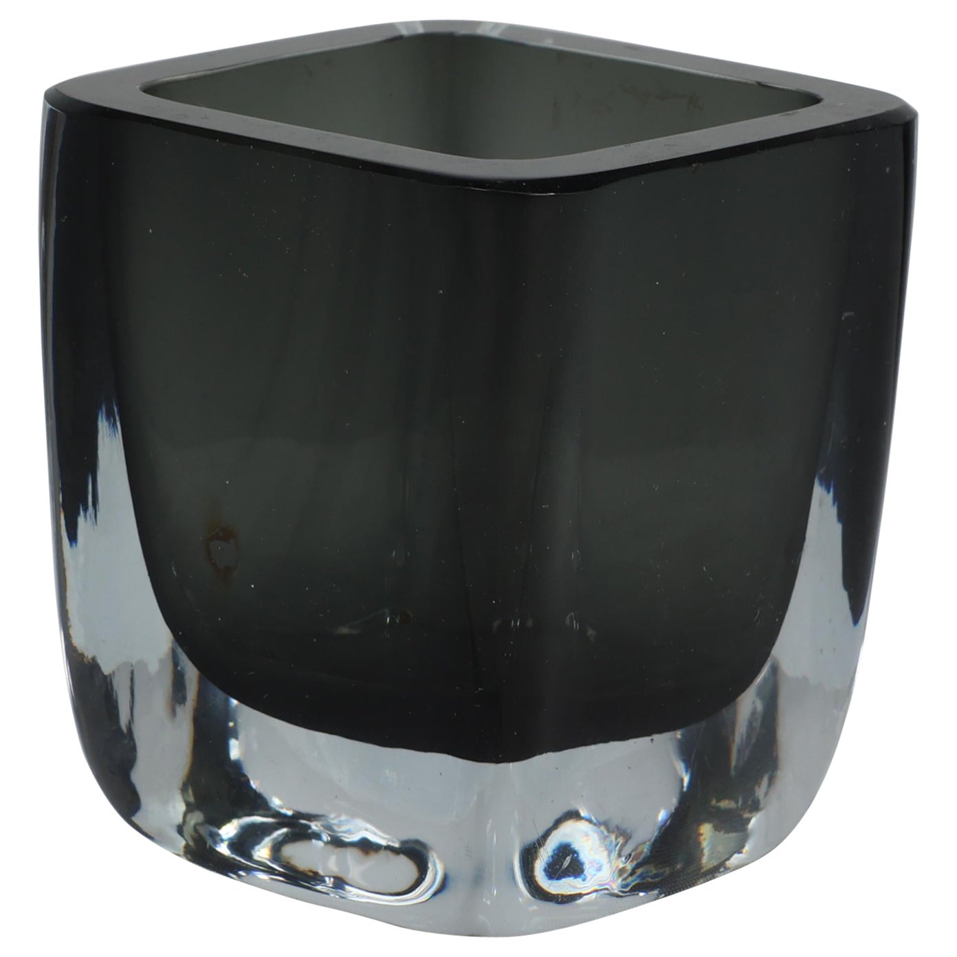 Strombergshyttan Glass model H92. Sweden. A glass vase with a smokey underlay.