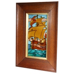 Pilkington's Una piastrella singola di grandi dimensioni in stile Arts & Crafts con un galeone dipinto a tubetto