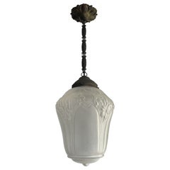 Lampe suspendue d'origine Arts and Crafts en verre avec fleurs de daffodil, années 1900