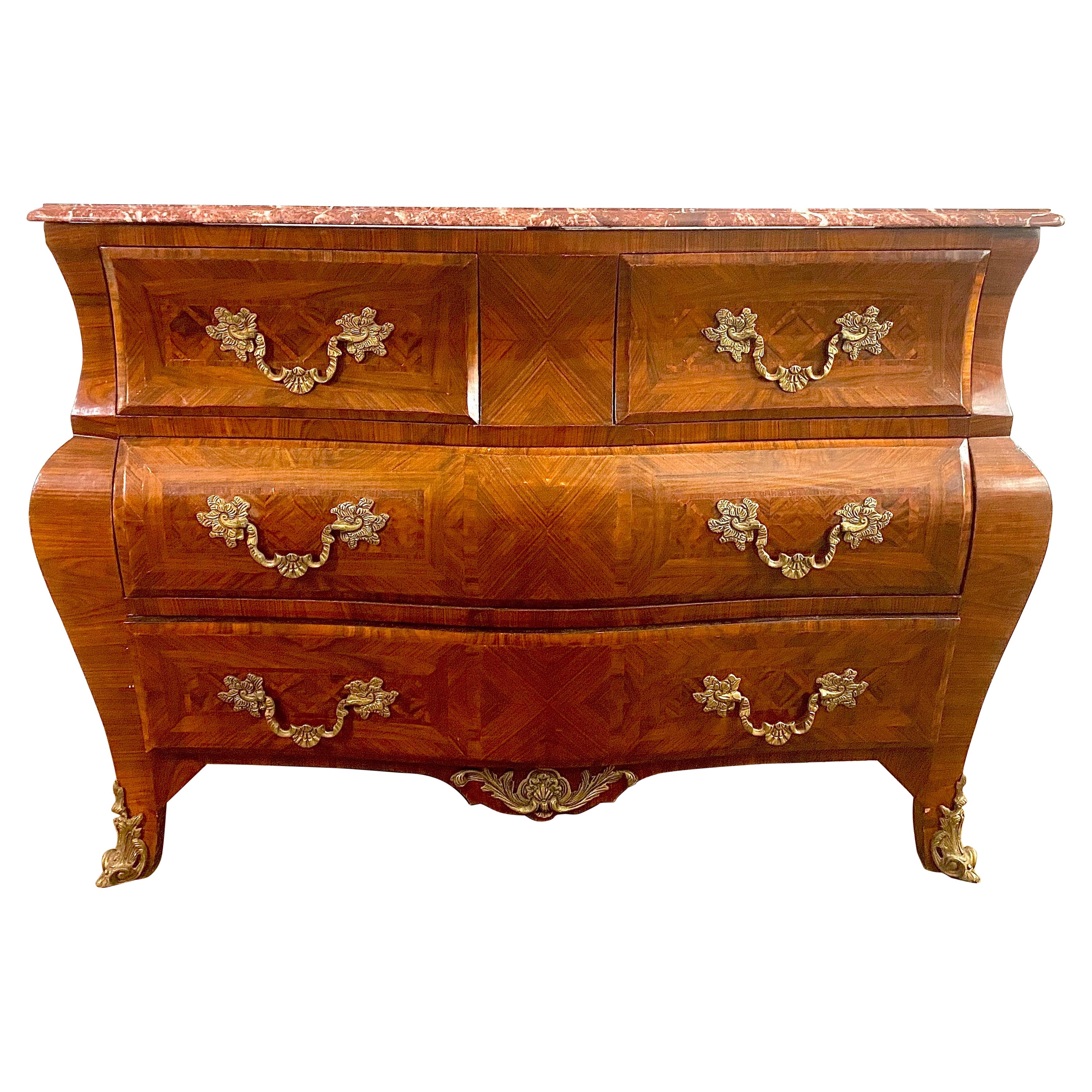 Commode tombale francese Luigi XV intarsiato in marmo rosso e bronzo - Francia in vendita