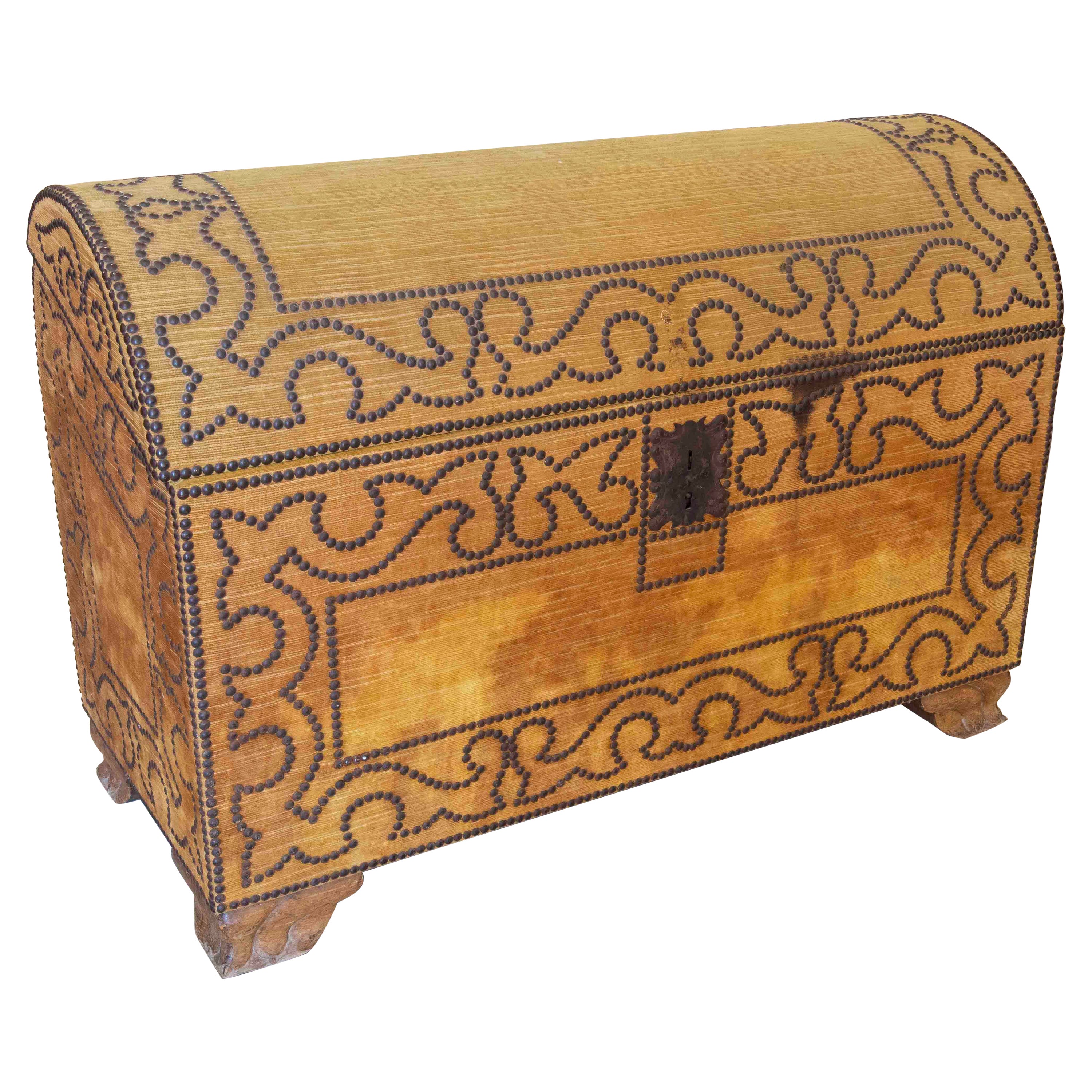 19th Century Spanish Wooden Trunk Lined with Yellow Velvet Fabric For Sale