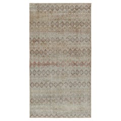 Vintage Zeki Müren Teppich, mit floralen geometrischen Mustern, von Rug & Kilim