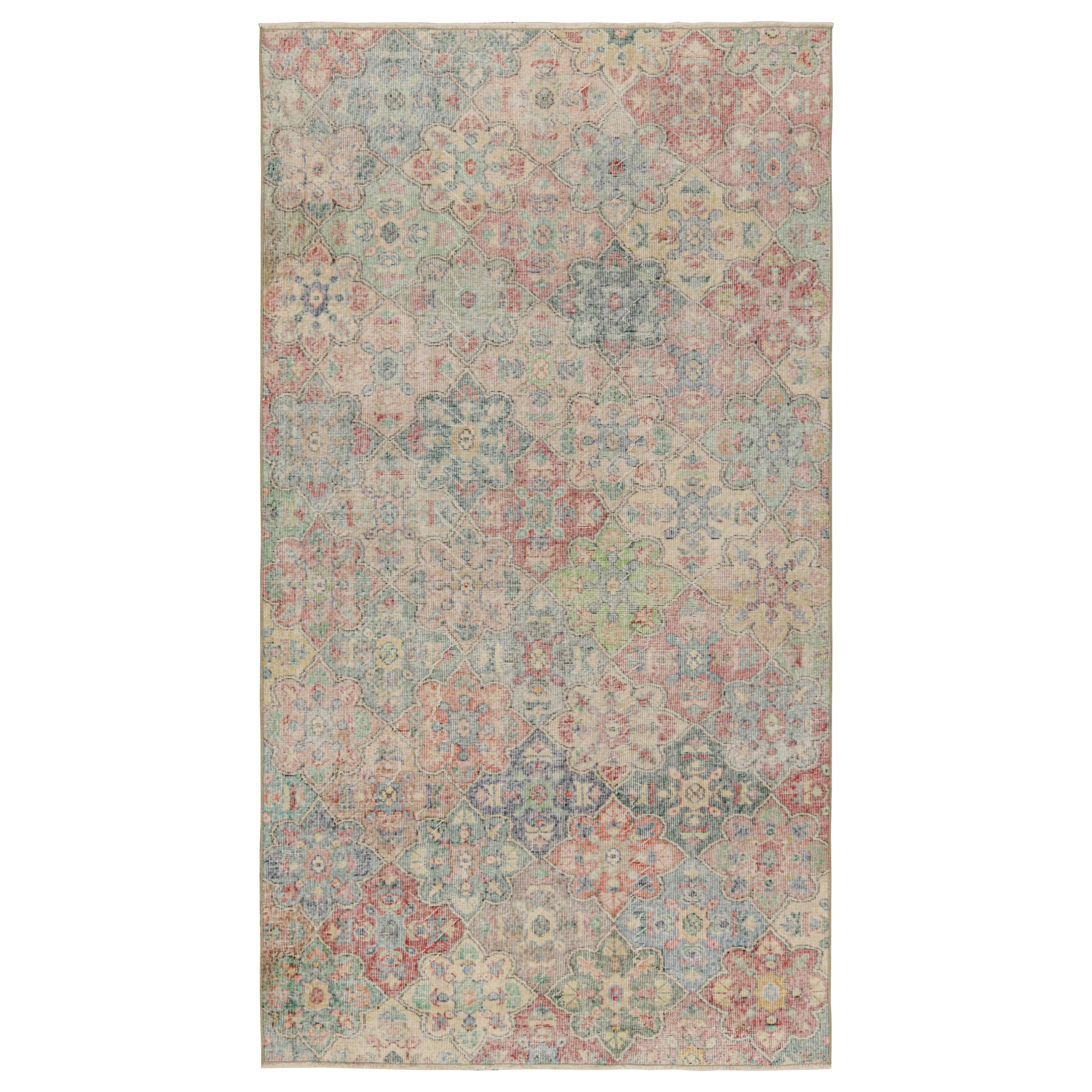 Vintage Zeki Müren Teppich, mit geometrischen Blumenmustern, von Rug & Kilim im Angebot