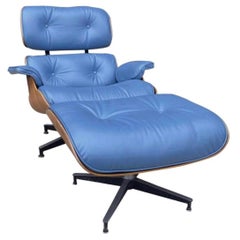 Chaise longue Eames Herman Miller restaurée en cuir bleu sur mesure
