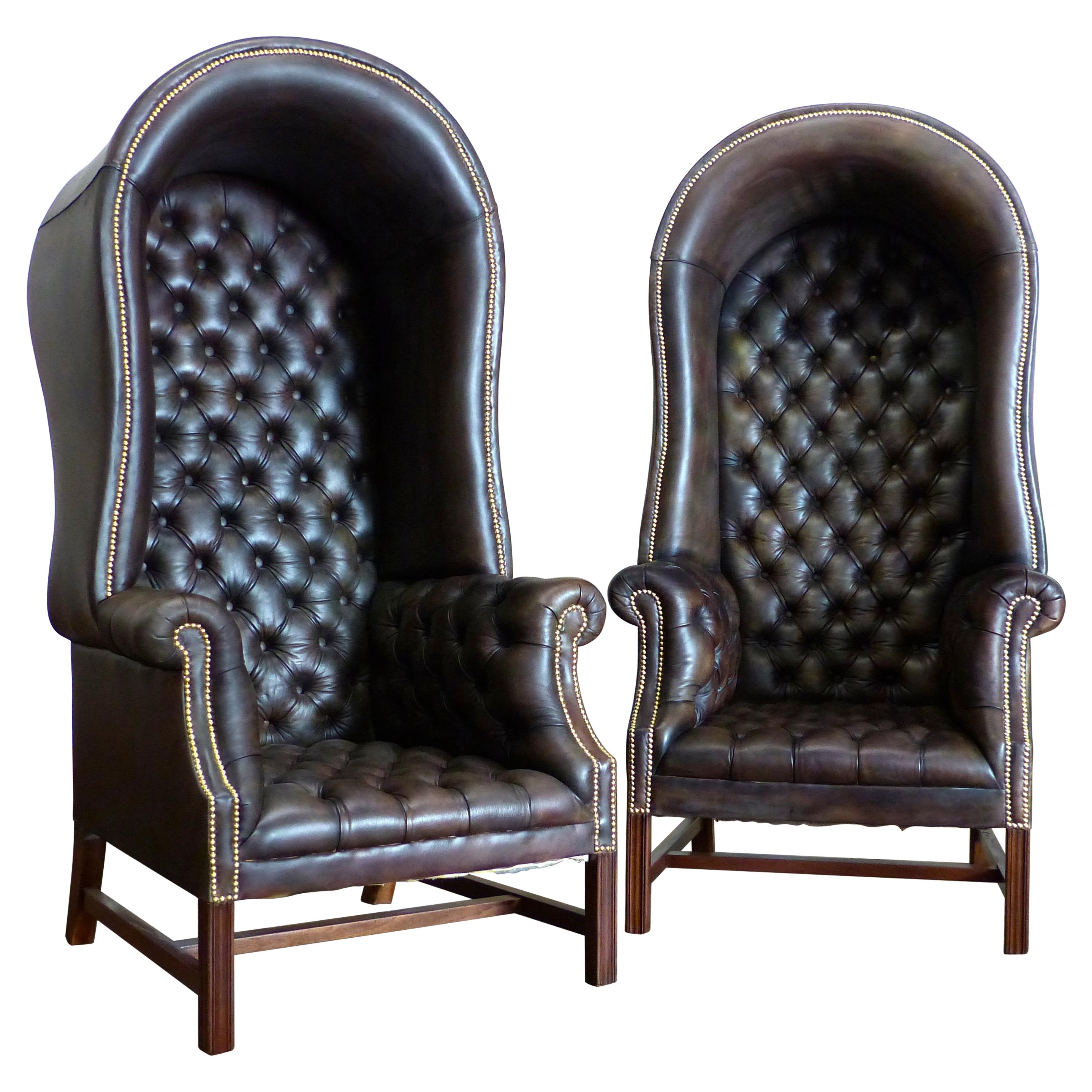 Notre caractéristique chaise Porters victorienne en cuir teint à la main  en vente