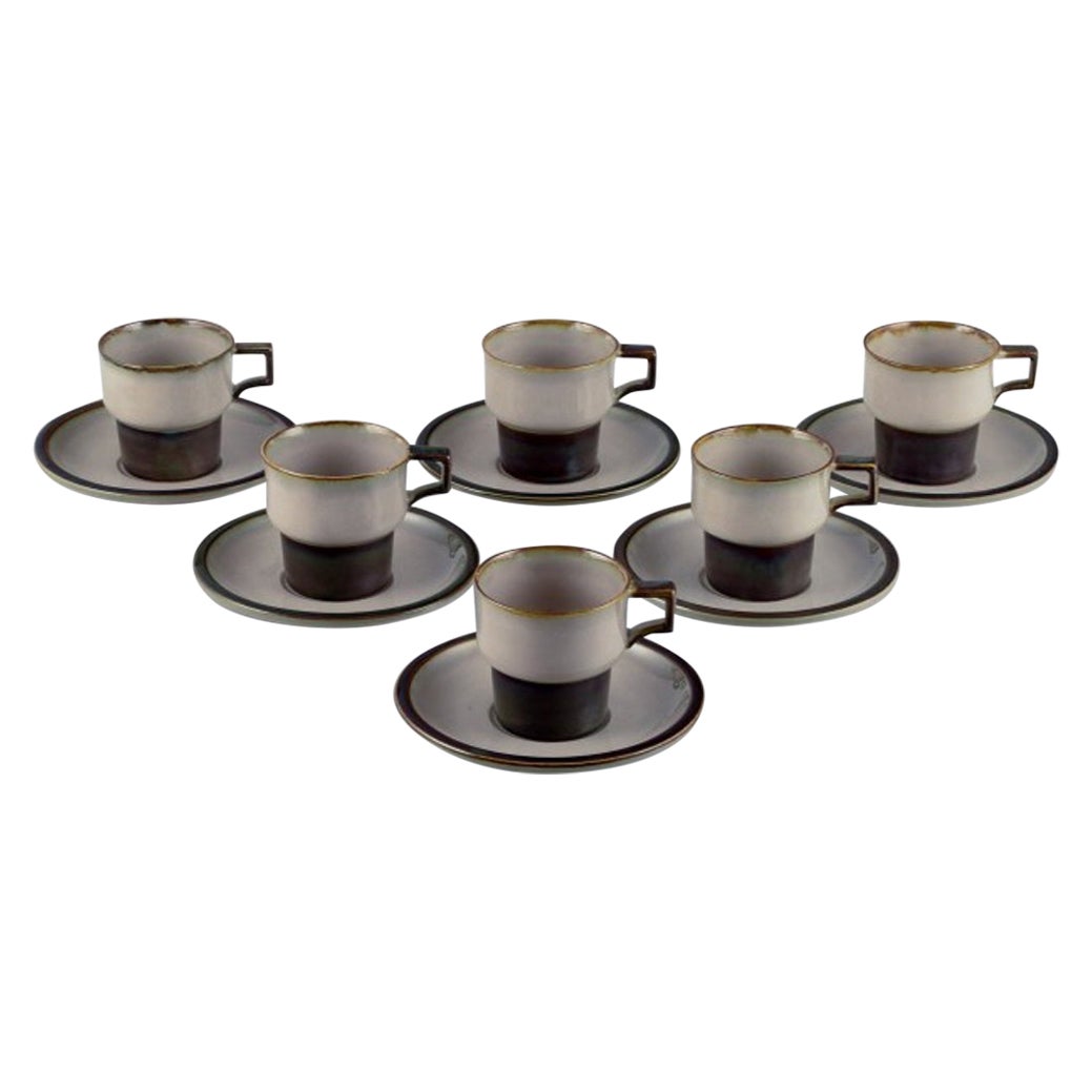 Bing & Grøndahl, "Tema", six coffee cups with saucers in stoneware. 1970s For Sale
