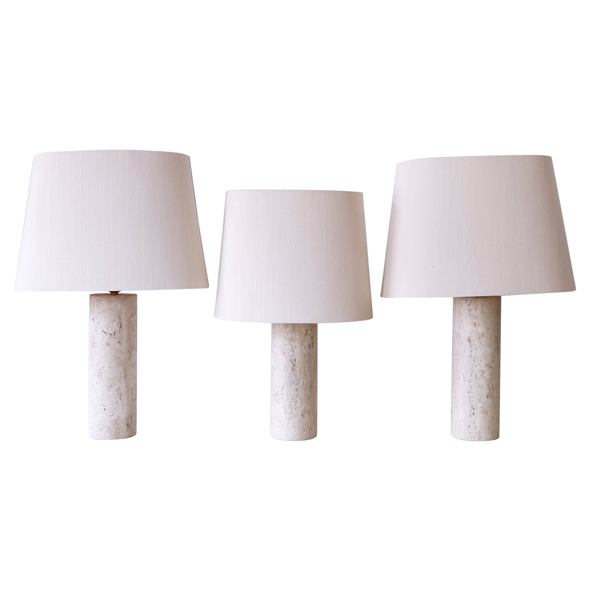Set of Three Elegant Mid Century Modern Travertine Table Lamps Italy 1960s For Sale