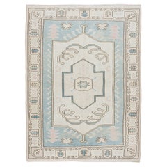 5x6.6 Ft Vintage Handmade Turkish Geometric Wool Area Rug in Light Blue & Cream (Tapis de laine géométrique turc fait à la main)