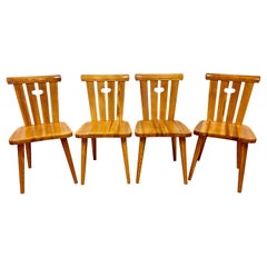 Conjunto de sillas suecas de pino de mediados del siglo XX de Göran Malmvall para Karl Andersson & Söner