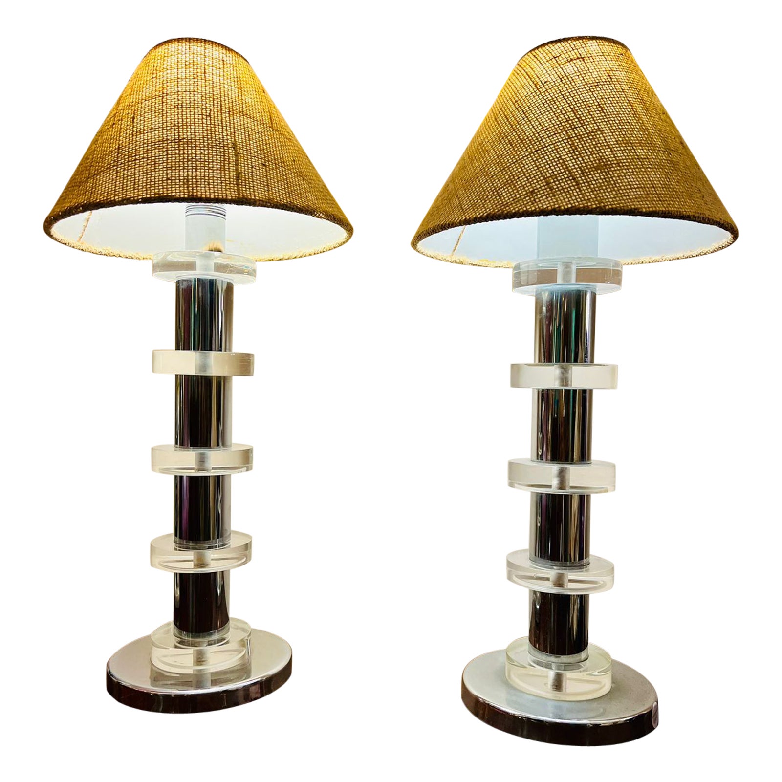 Paire de lampes de table Karl Springer en lucite et métal crème, circa 1970 en vente