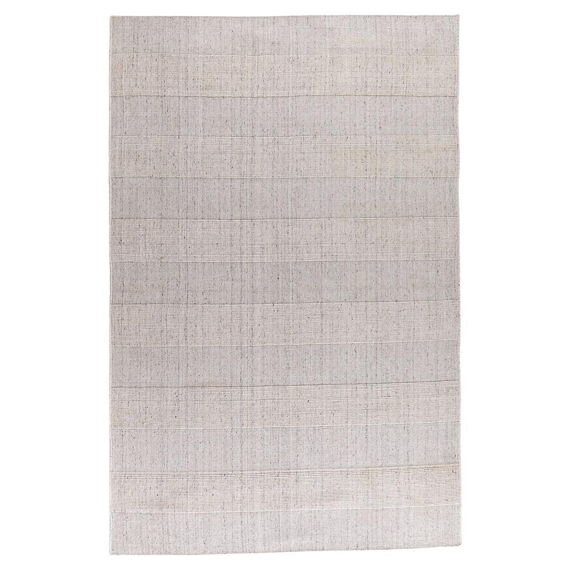 Hand-Woven 'Mithun' Rug: Sustainable, Eco-Friendly Wool Mix in 300 x 400 cm For Sale