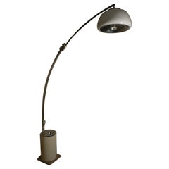 Bogenlampe aus Stahl und Acrylglas, Italien, 1960er Jahre