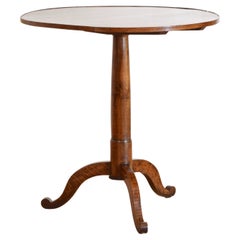 French Restauration Period Light Walnut Center or End Table, ca. 1815-1830