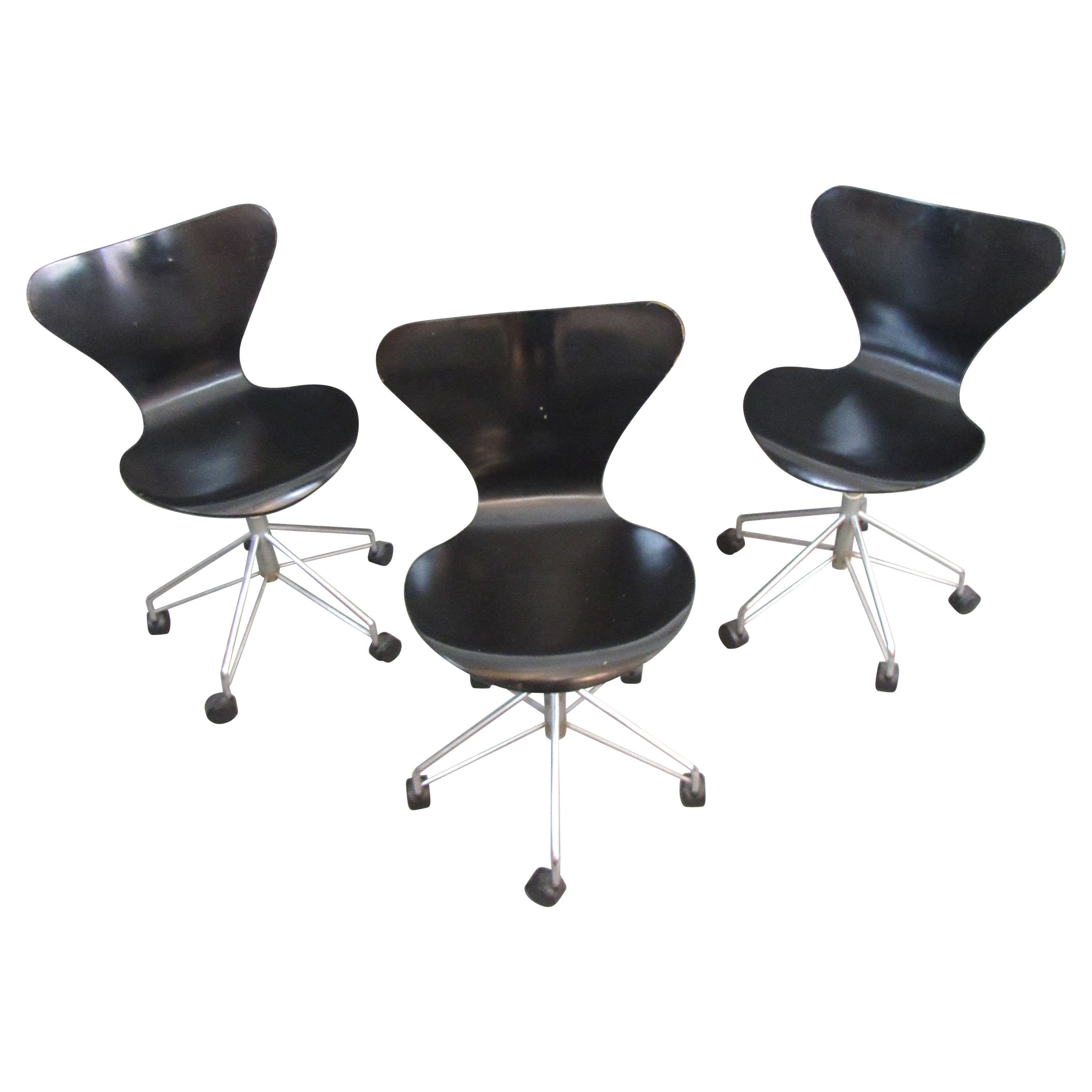 3 Arne Jacobsen "Series 7" Desk Chairs by Fritz Hansen For Sale