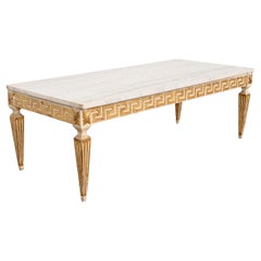 Table de cocktail néoclassique italienne de style Versace avec plateau en marbre et motif clé grecque