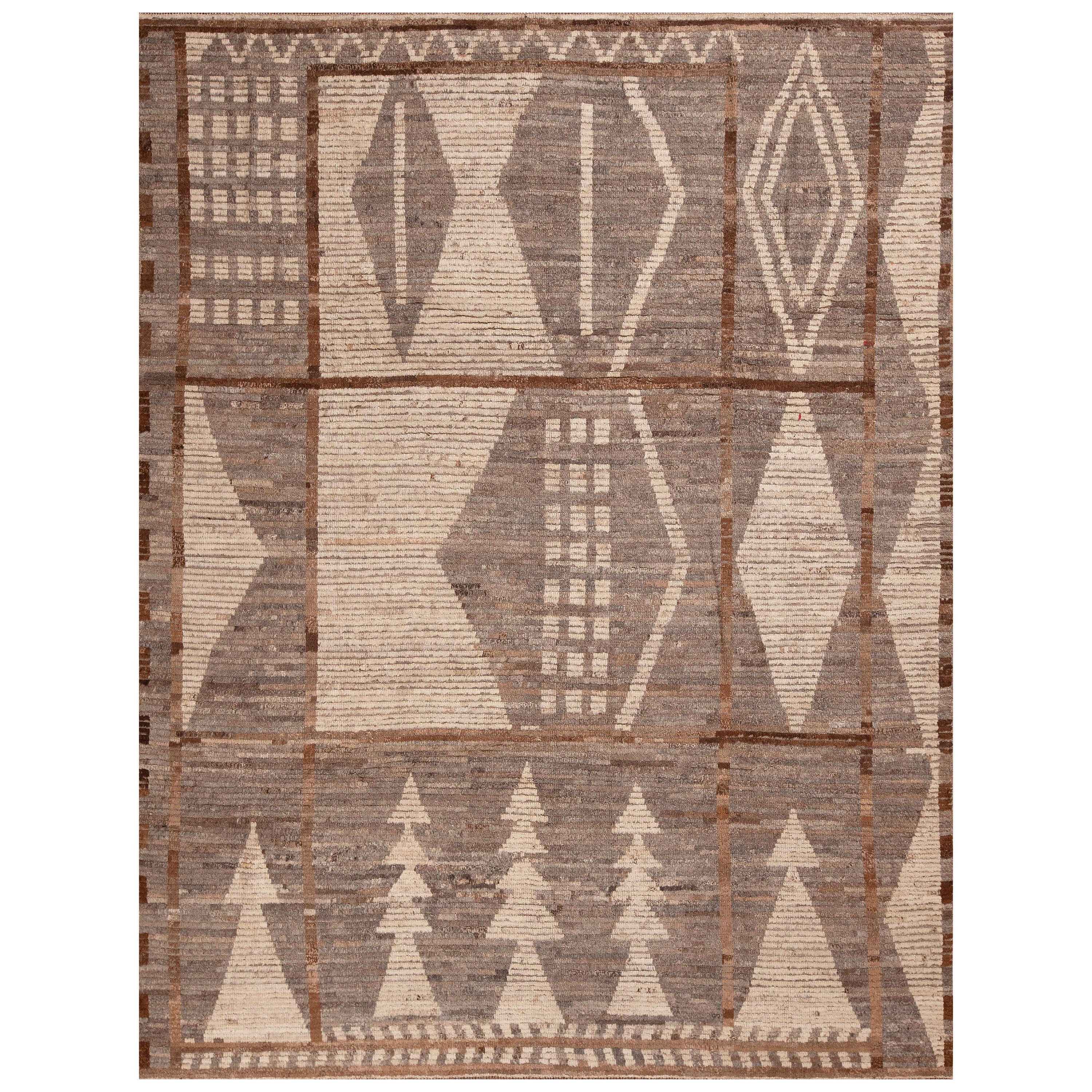 Nazmiyal Collection Earthy & Brown Tribal Geometric Design Area Rug 7'3" x 9'5" For Sale