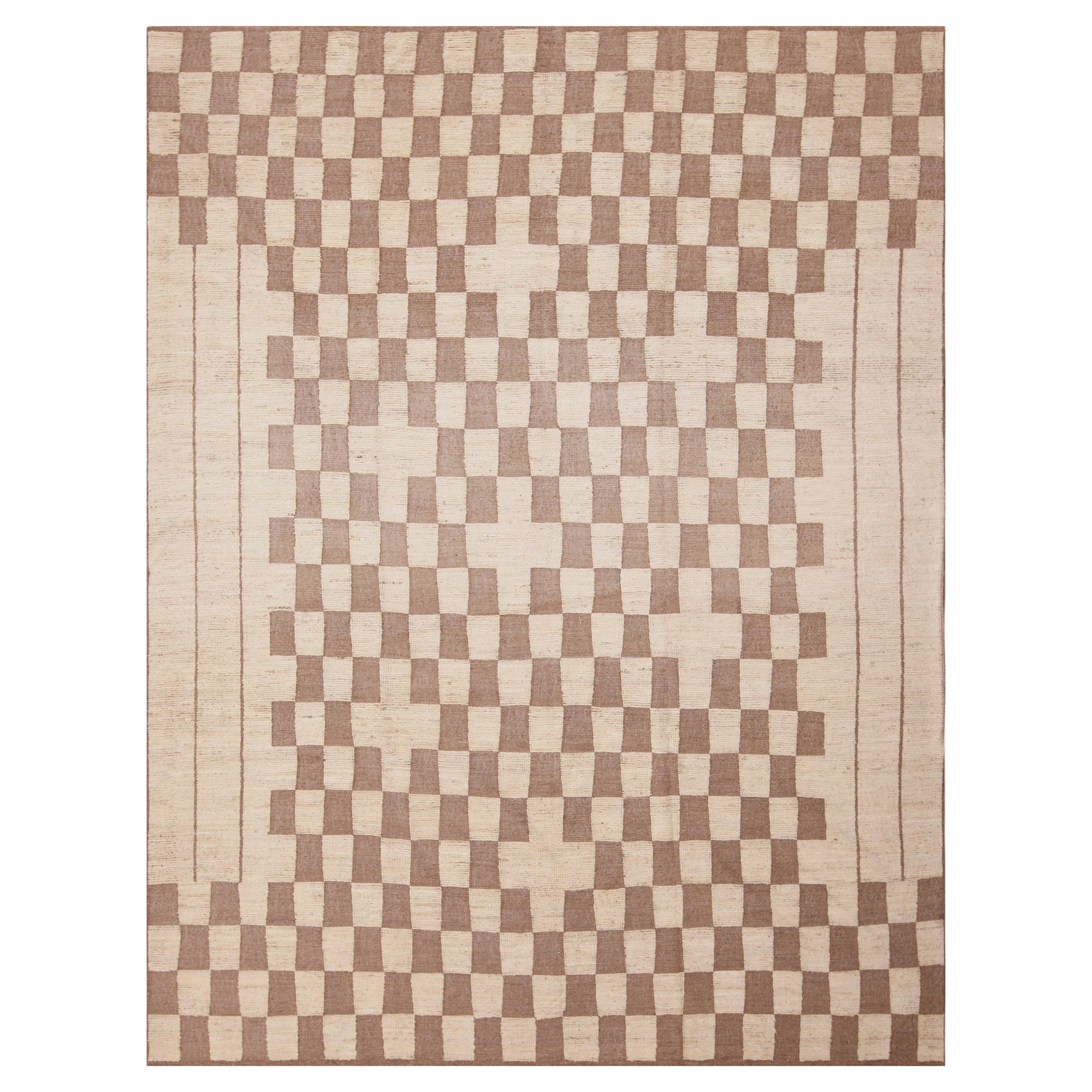 Nazmiyal Collection Light Brown Checkboard Design Modern Area Rug 8'5" x 11'1" For Sale