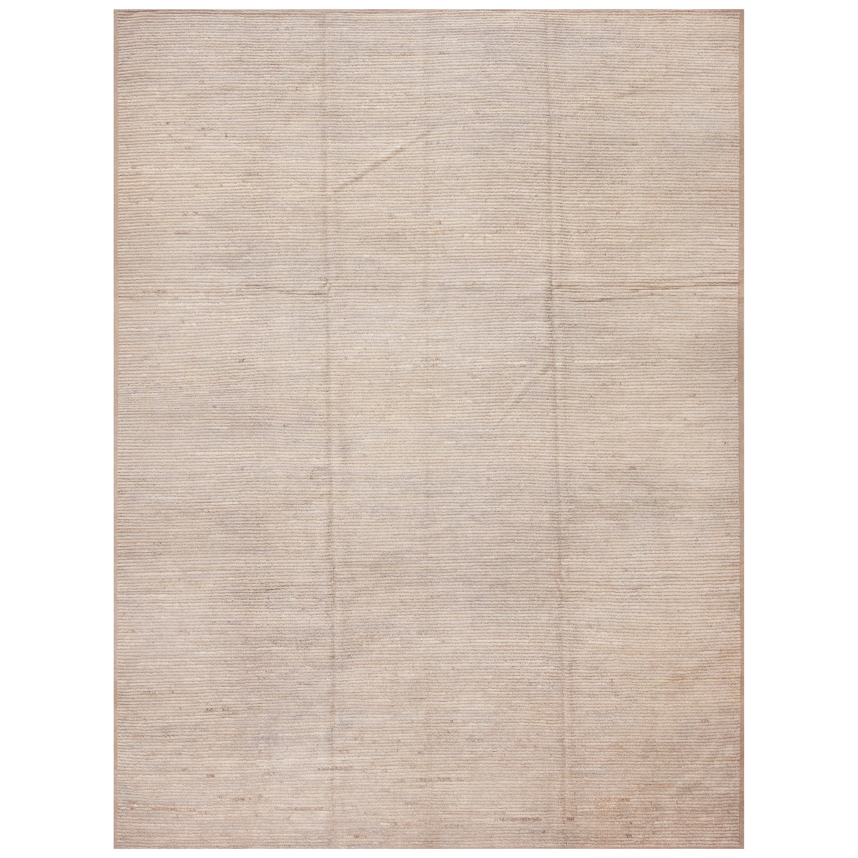 Nazmiyal Collection Elegant Solid Abstract Cream Color Modern Rug 8'11" x 12' For Sale